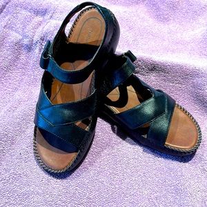 Women’s sandals